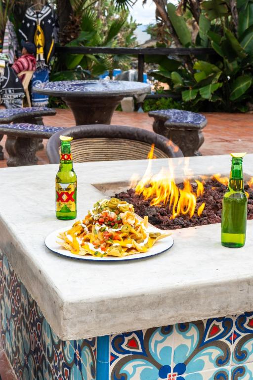 Las Rocas Resort & Spa