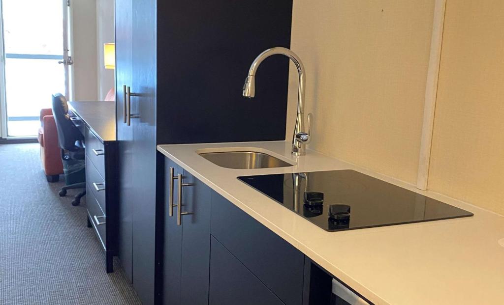 
Coast Two Queens with Kitchenette
