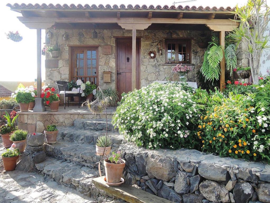 A garden outside Holiday Home in Vera de Erques