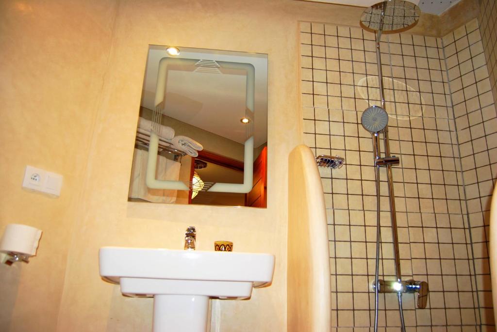 Ein Badezimmer in der Unterkunft Dar terrae plus