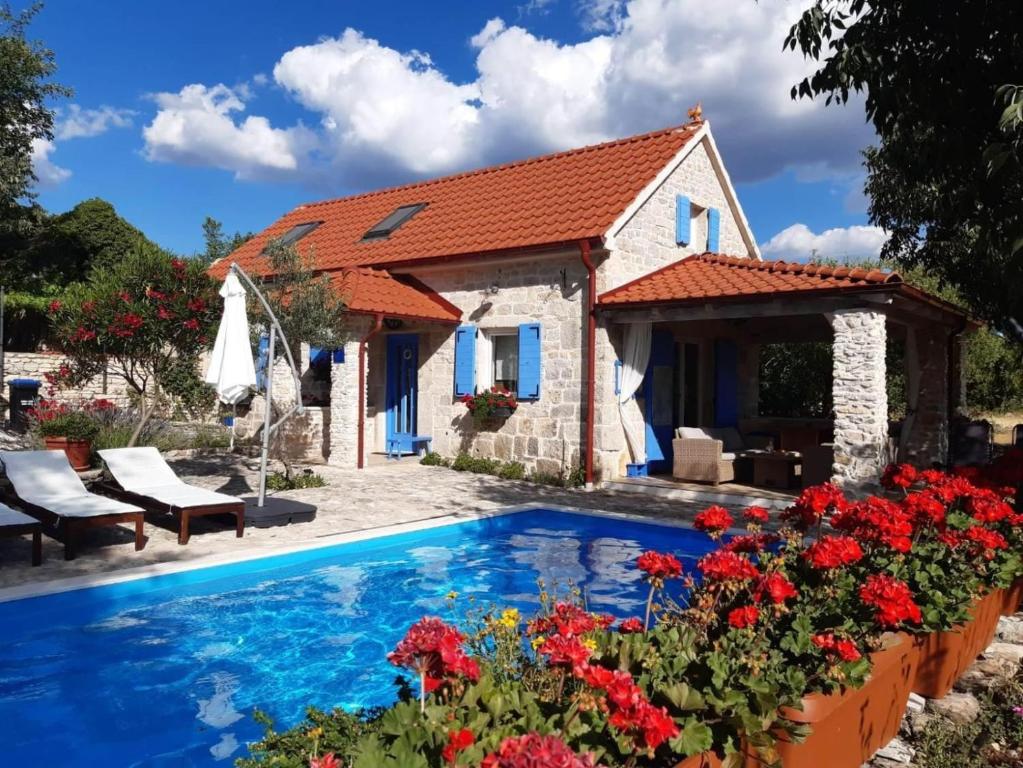 Πισίνα στο ή κοντά στο House Toma