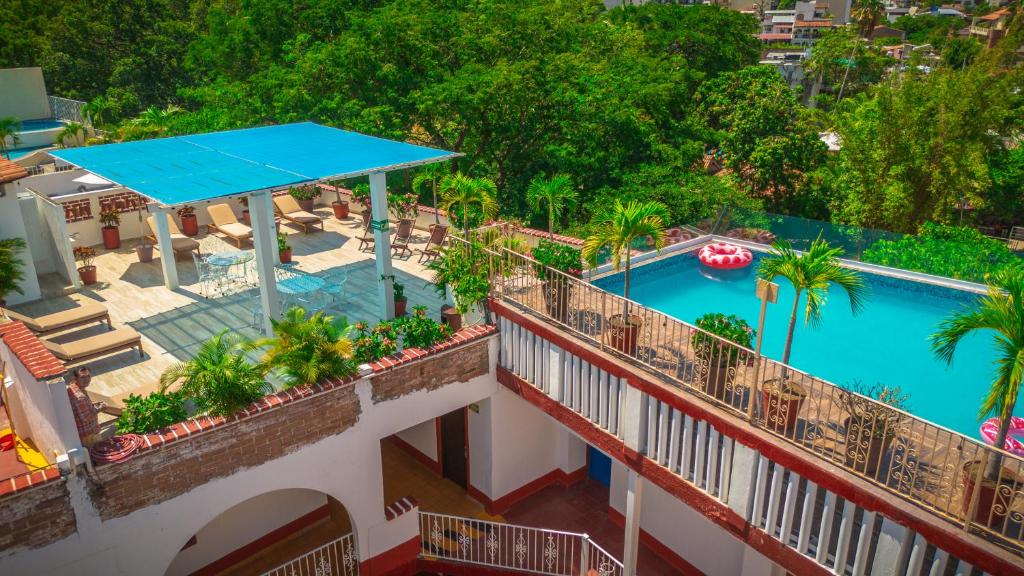 Bazén v ubytování Hotel Encino Malecón Centro Puerto Vallarta nebo v jeho okolí