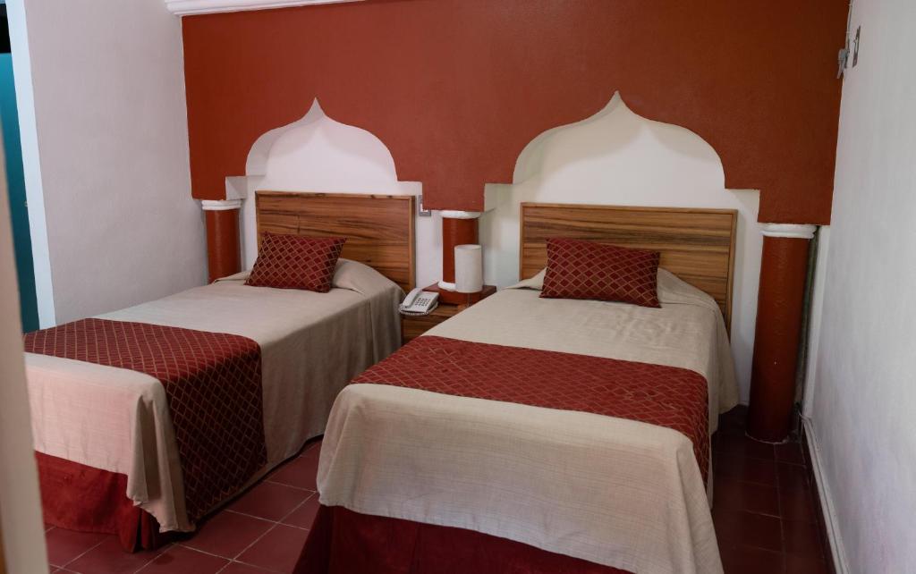 Hotel Encino Malecón Centro Puerto Vallarta - Básica 2 Camas Individuales Sin Vista