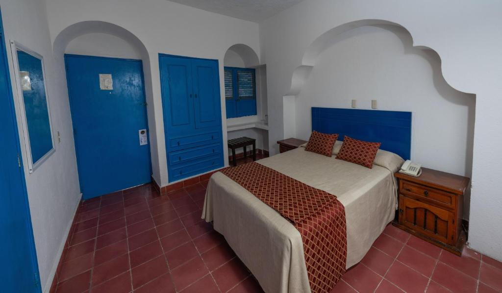 Hotel Encino Malecón Centro Puerto Vallarta photo