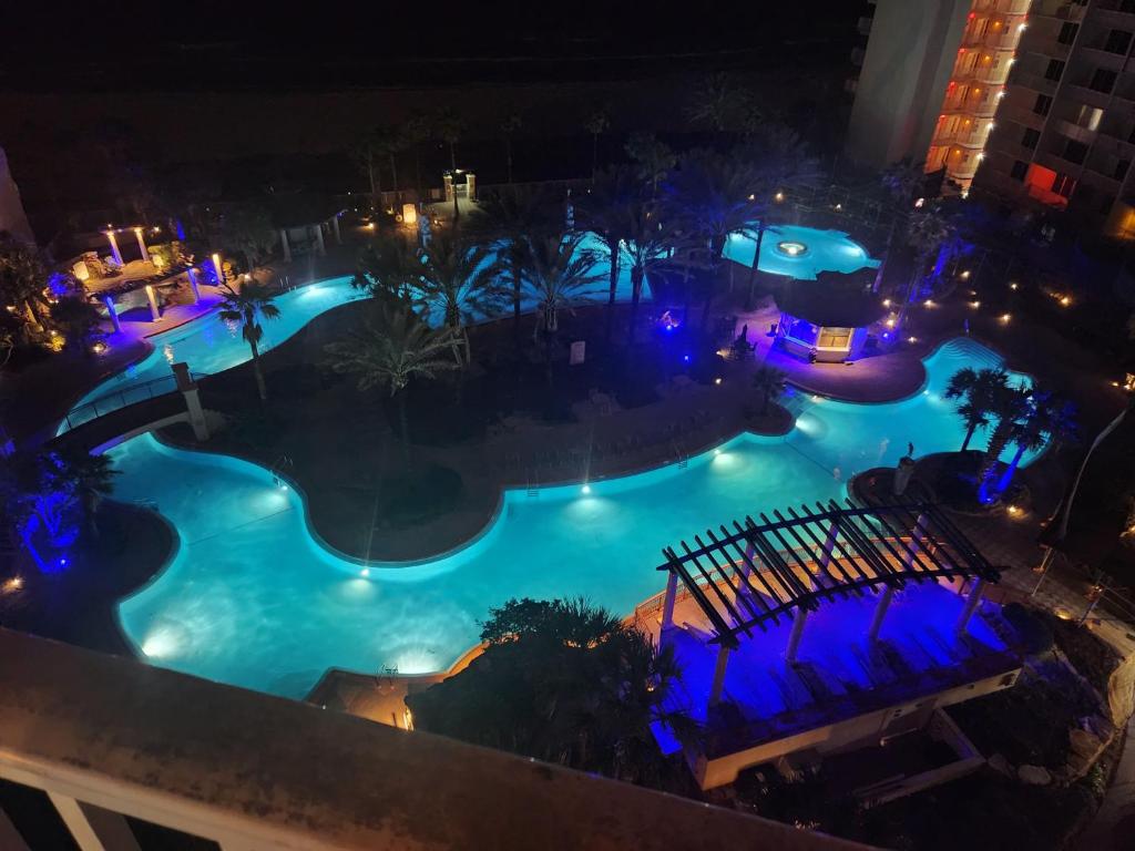 Бассейн в Beach Condo at the Shores of Panama Condos - Unit 918 или поблизости