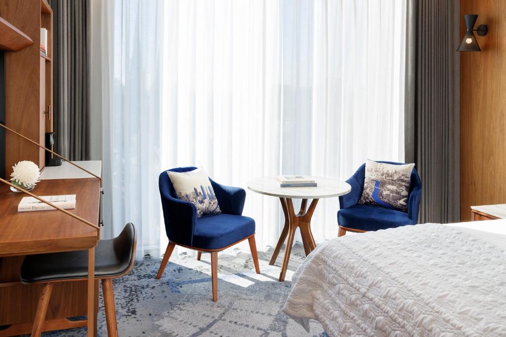 
Superior Double Room with Two Double Beds and City View
