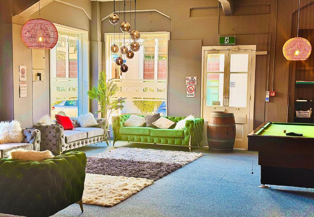 Crashpalace Napier - Resim 1