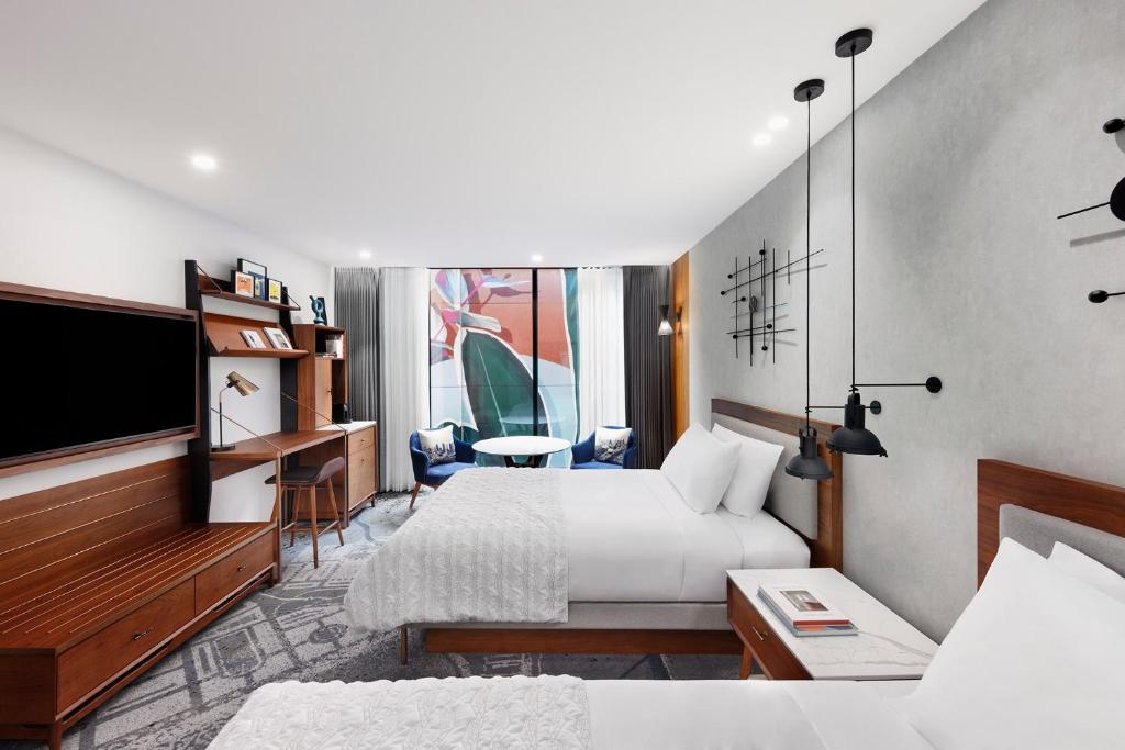 
Deluxe Double Room with Two Double Beds
