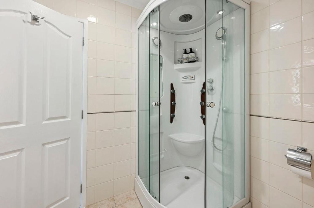 Rotorua Family Retreat Hamurana 10000sqm Lawn - Resim 19