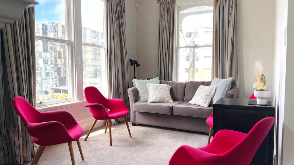 2 Bedroom Apartment where Modern Luxury meets Historic charm - Resim 10