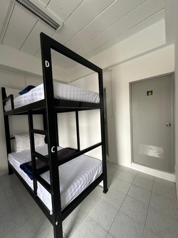 Postel nebo postele na pokoji v ubytování Phuket Hostel at Rawai