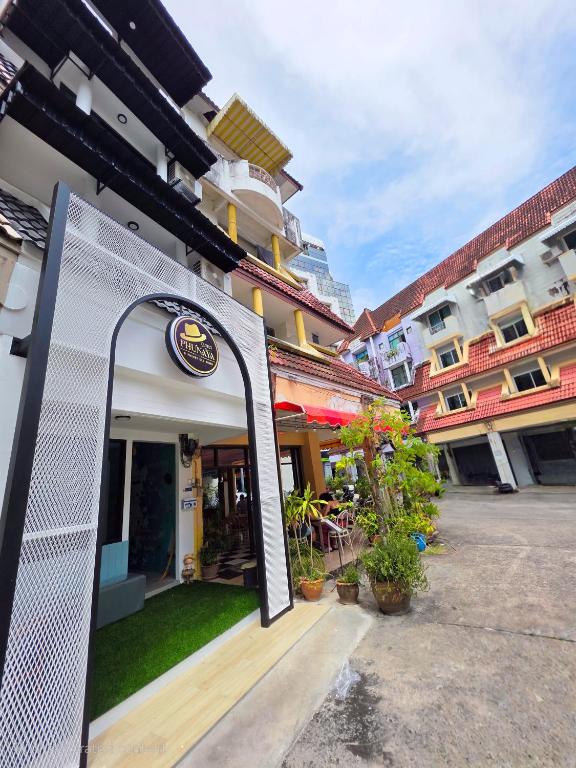 Phunaya Phuket Oldtown Hotel - Resim 1