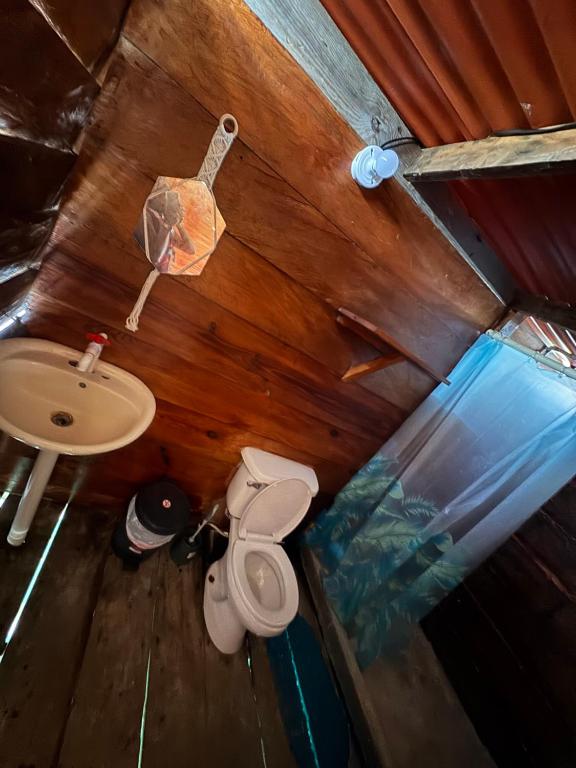 Koupelna v ubytování Cabañas sobre el mar en Guna Yala