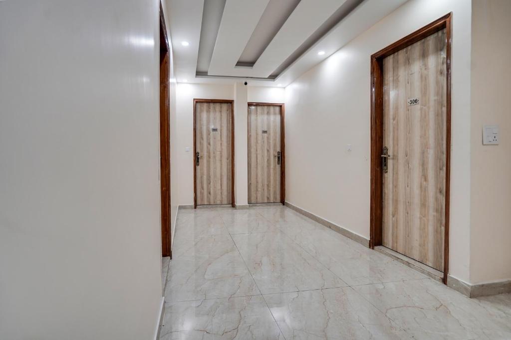 Fotografie z fotogalerie ubytování Super Townhouse Sector 63 A Noida v destinaci Noida