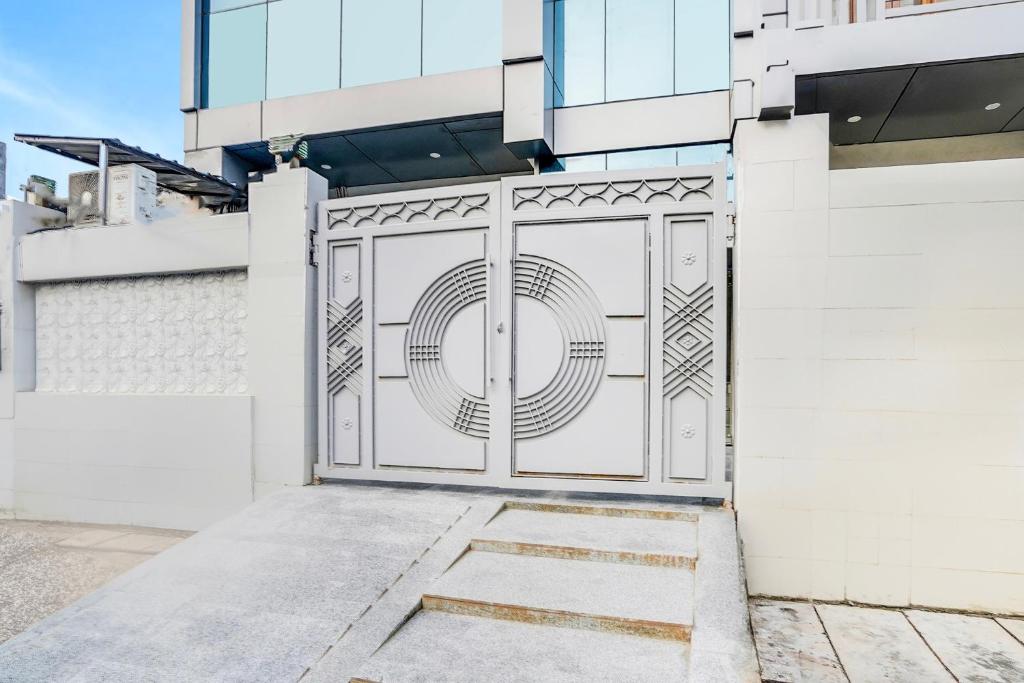 Fotografie z fotogalerie ubytování Super Townhouse Sector 63 A Noida v destinaci Noida