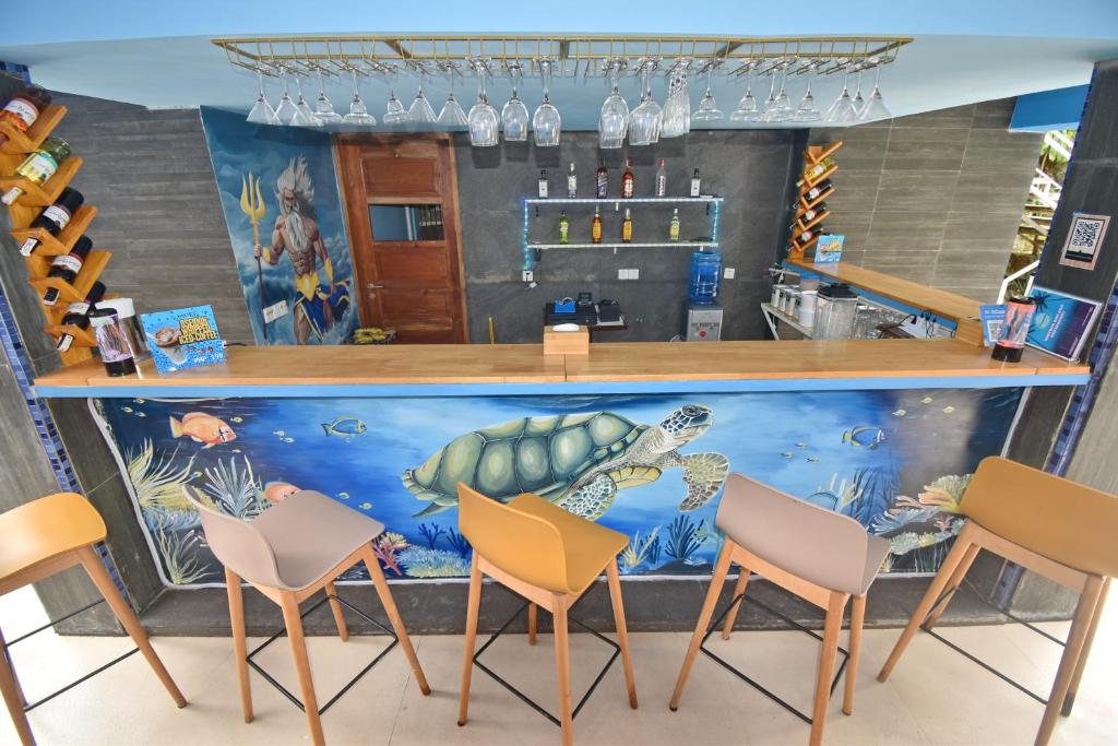 Lounge nebo bar v ubytování OSEIDON HOTEL BORACAY