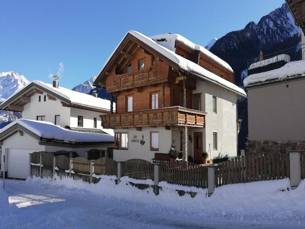 Apartment in Mayrhofen in the mountains during the winter