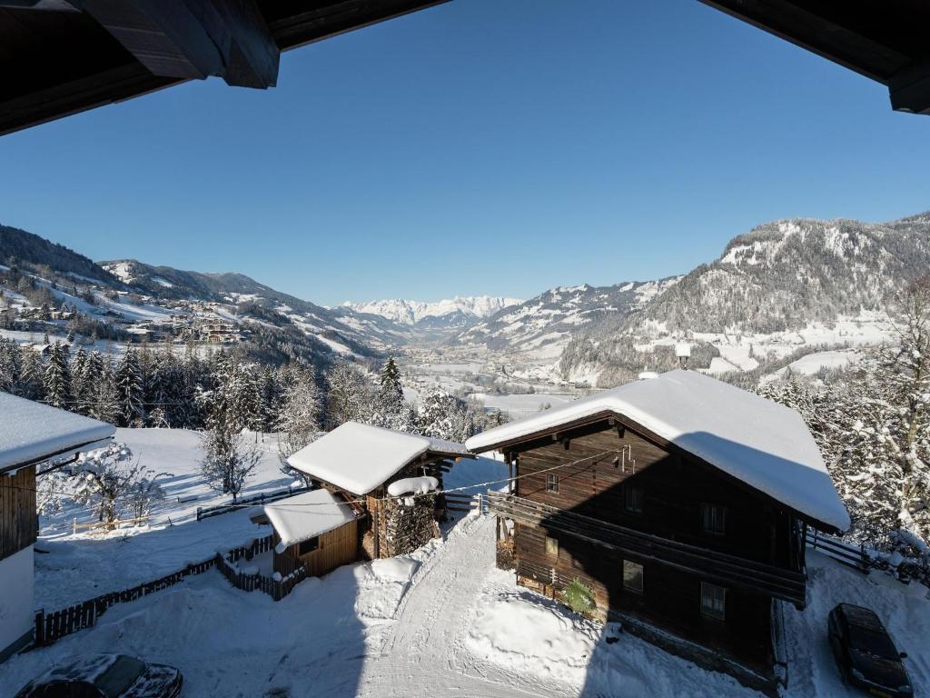 Large flat close to the ski area v zimě