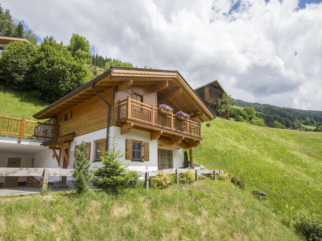 Un paisaje natural cerca del chalet de montaña