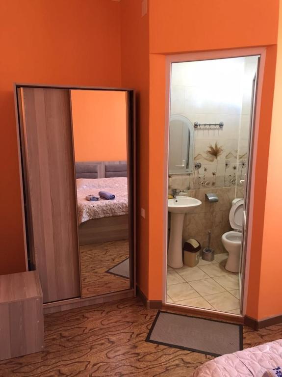 Koupelna v ubytování Guest House Kakha
