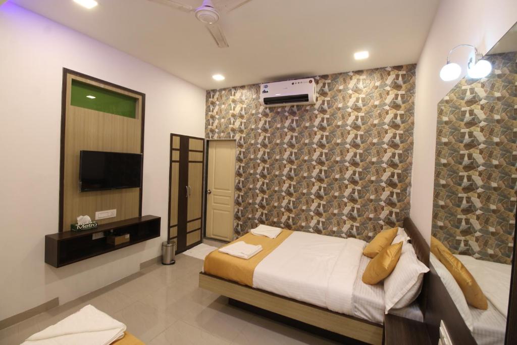 Golden Residency - Deluxe Quadruple Room