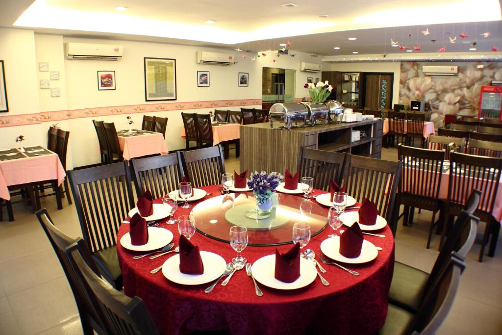 Restaurace v ubytování Hotel Nur Miri