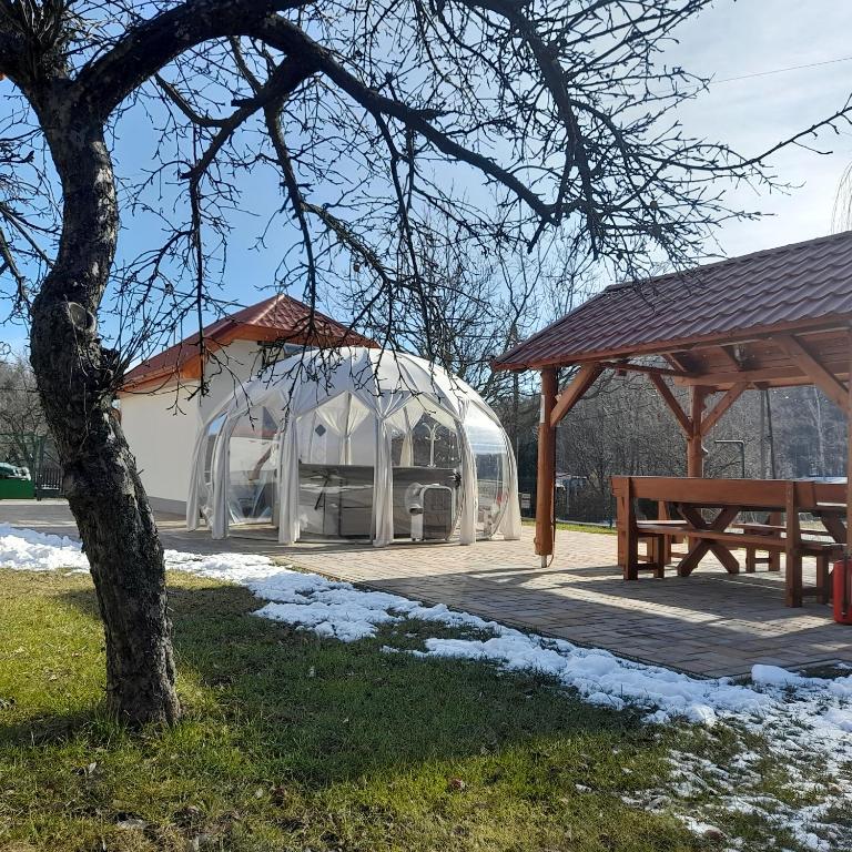 Budova, kde se vila nachází