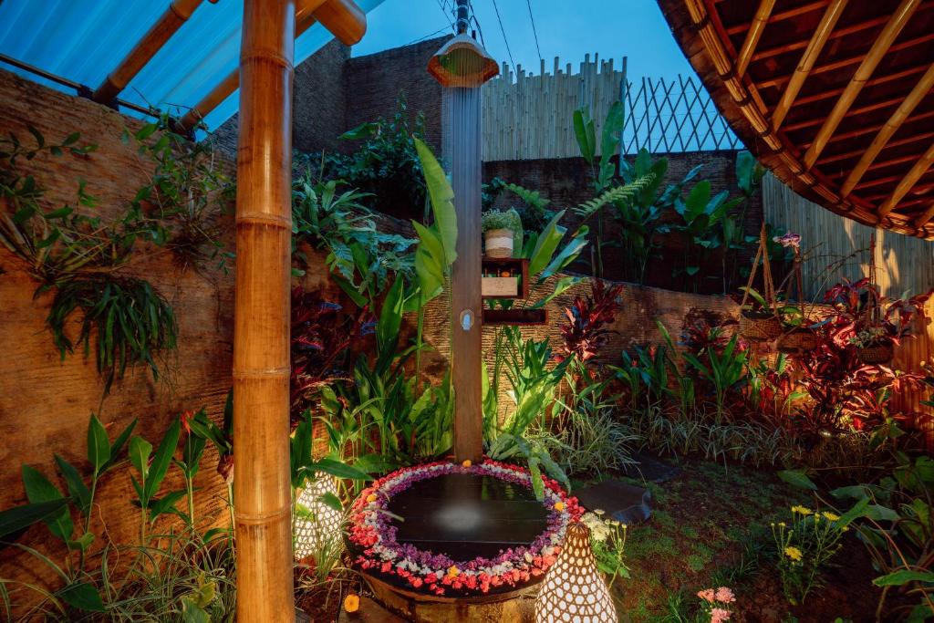 لابی و فضای عمومی CR Tris Casa De Bambú - Bamboo House Bali - تصویر ۵