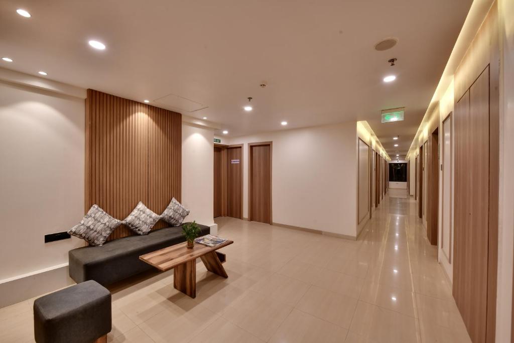 فضای داخلی Click Hotels Andheri MIDC در بمبئی - تصویر ۳