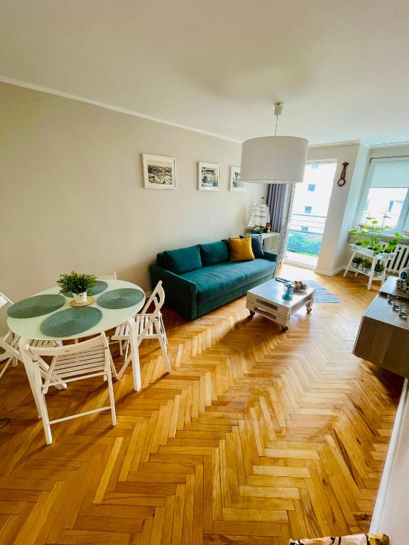 Posedenie v ubytovaní Apartament Redłowo