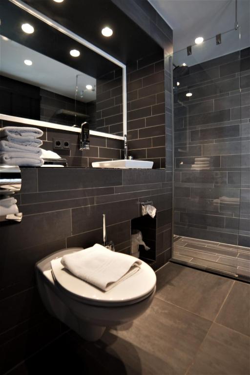 Koupelna v ubytování Hotel Trash Deluxe
