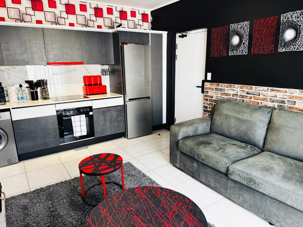Kuchyň nebo kuchyňský kout v ubytování Ruby Nest Modern Smart Living