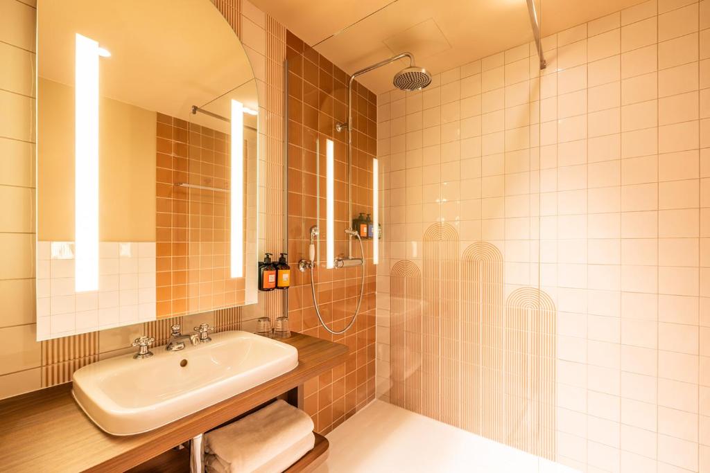 The Ostendian - Resim 39