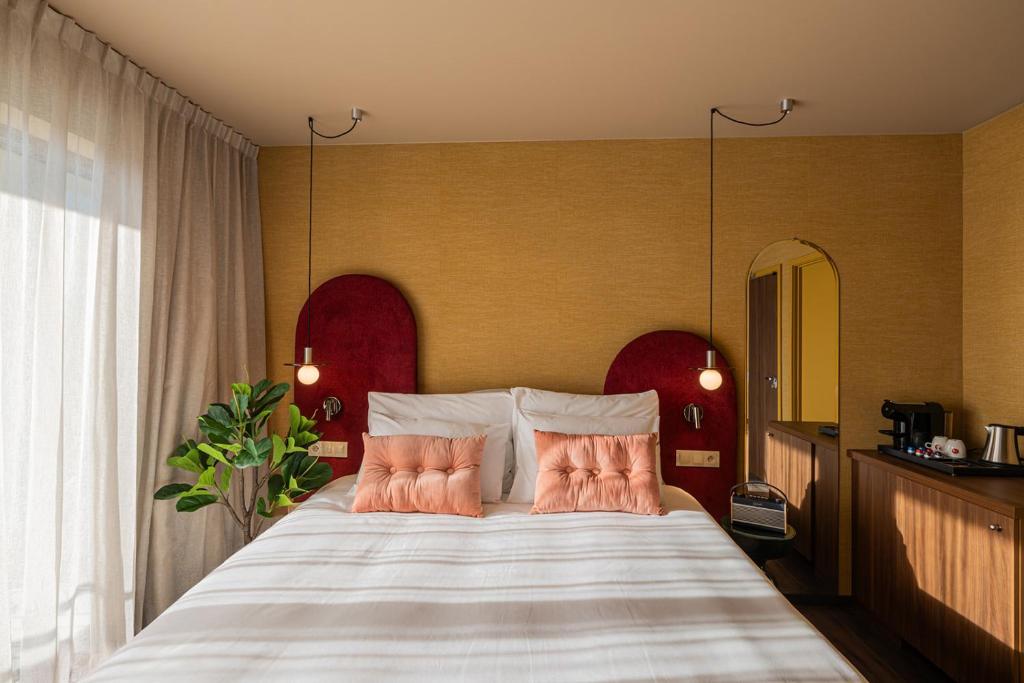 The Ostendian - Resim 36