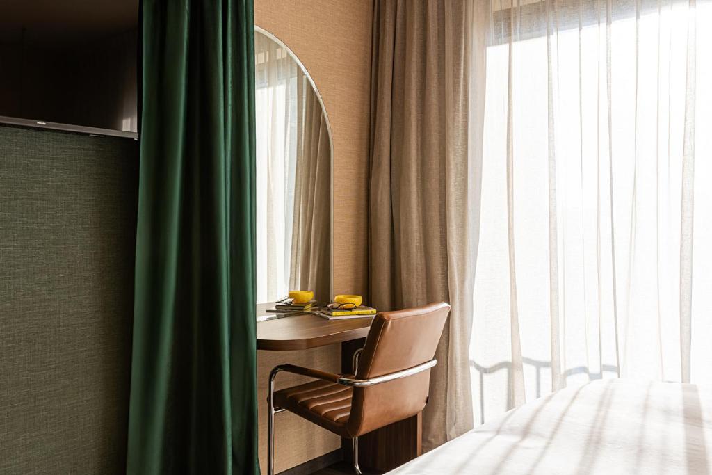 The Ostendian - Resim 35