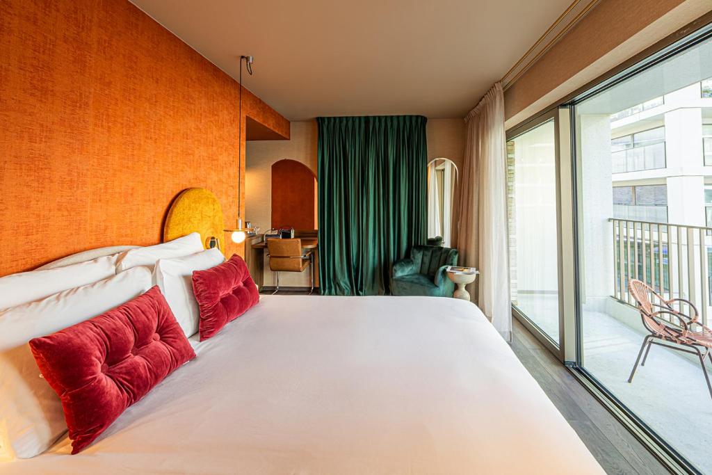 The Ostendian - Resim 6