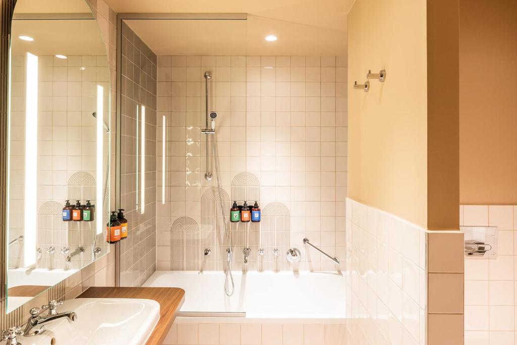 The Ostendian - Resim 32