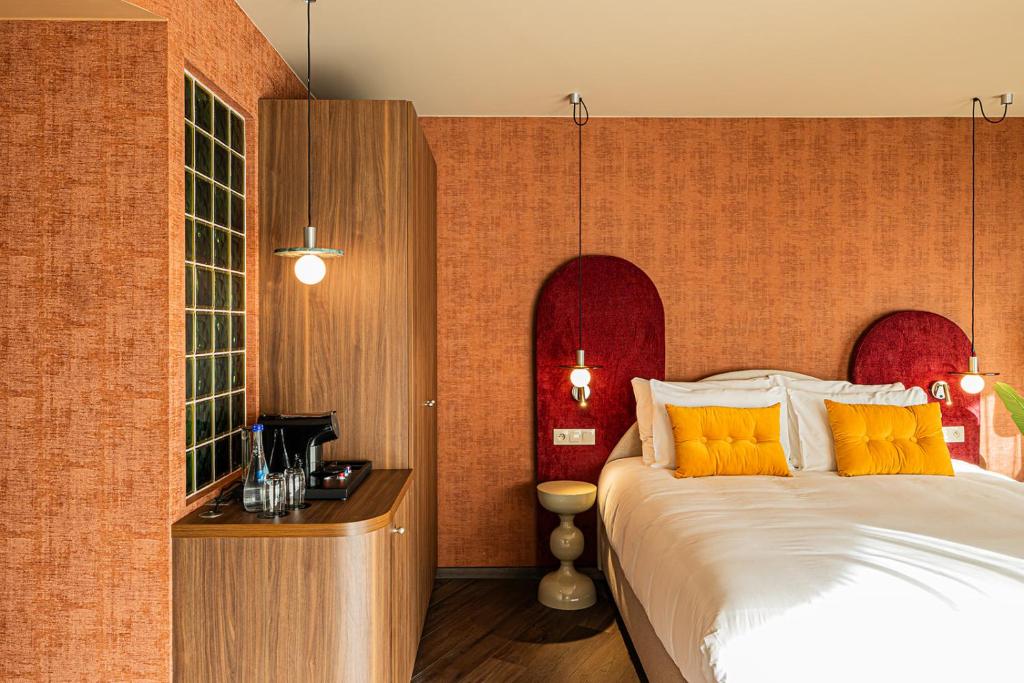 The Ostendian - Resim 26