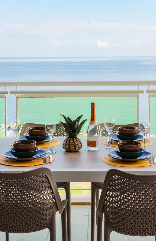 Luxury Seafront 3BR with Pool by Arco Collection