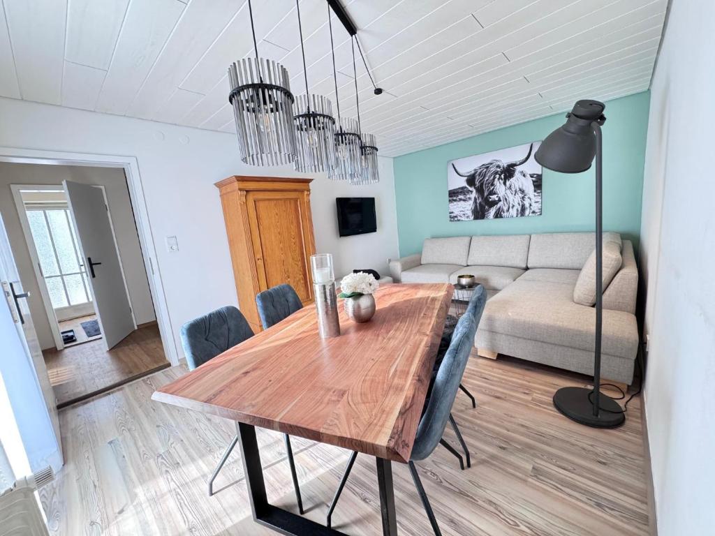 TV a/nebo společenská místnost v ubytování Ferienhaus an der Stadtmauer