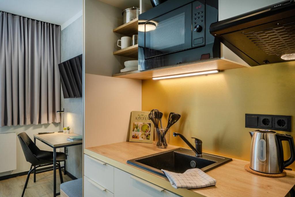 The Base Berlin ONE - Resim 44