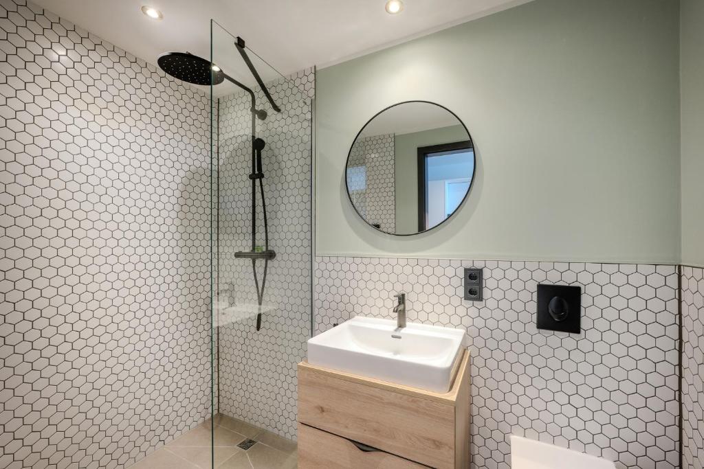 The Base Berlin ONE - Resim 43