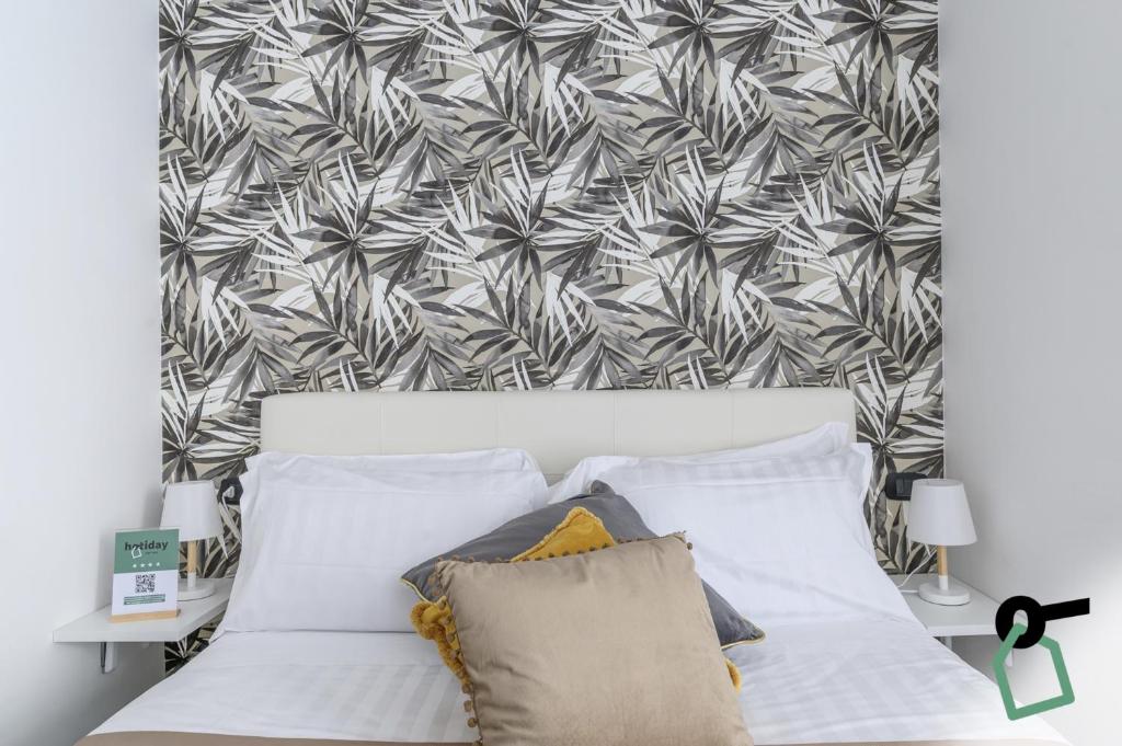 HOTIDAY Room Collection - Napoli Centro Storico - Resim 3