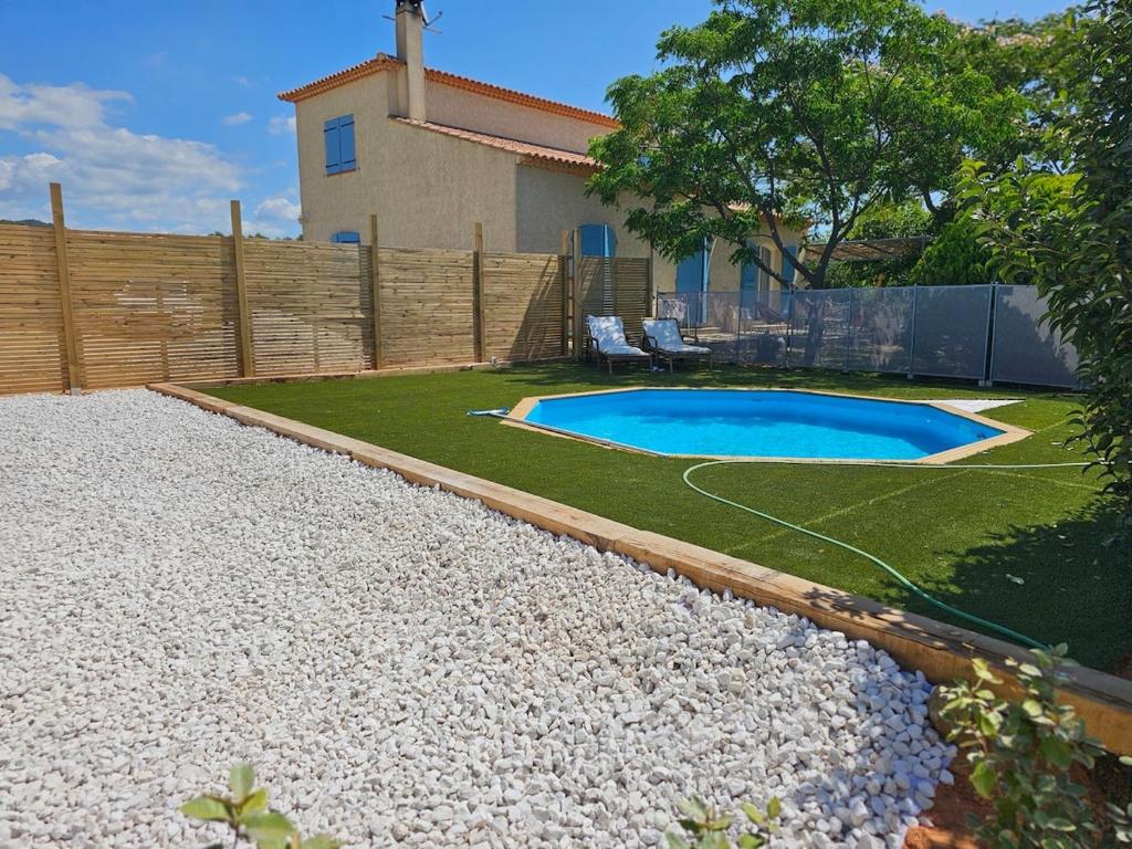 Photo de la galerie de l'établissement Villa typique entre terre et mer, à Hyères