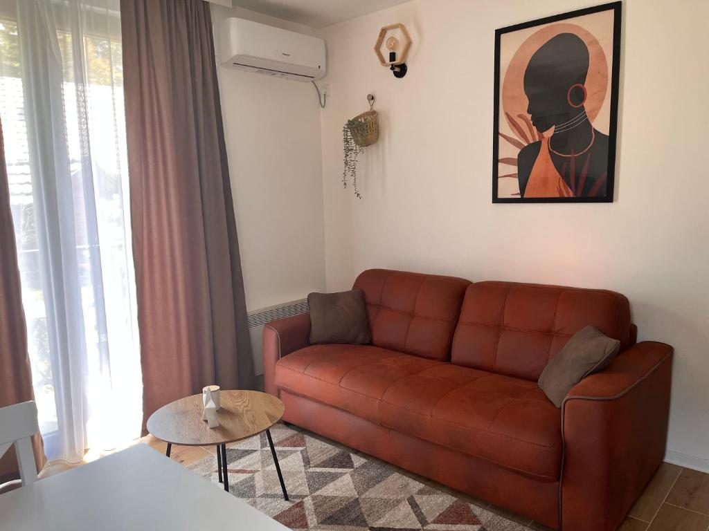 A seating area at Apartman Pino Divčibare