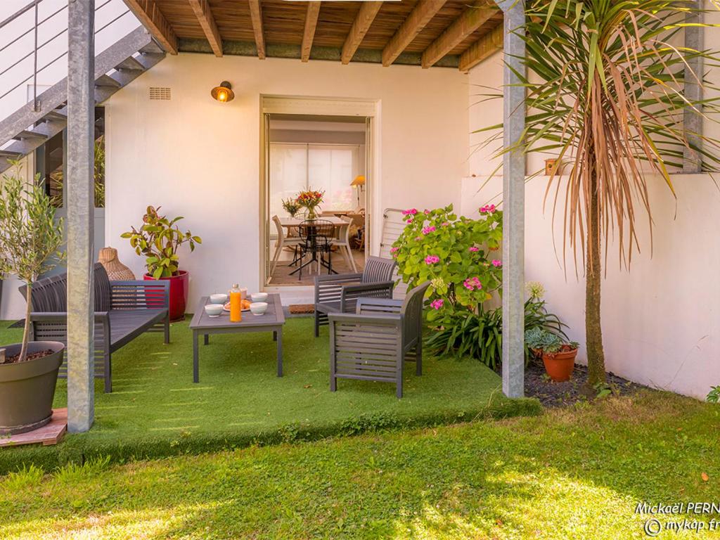 Appartement 2 pièces en rez-de-jardin à 300m des plages et commerces - Larmor-Plage - FR-1-349-183