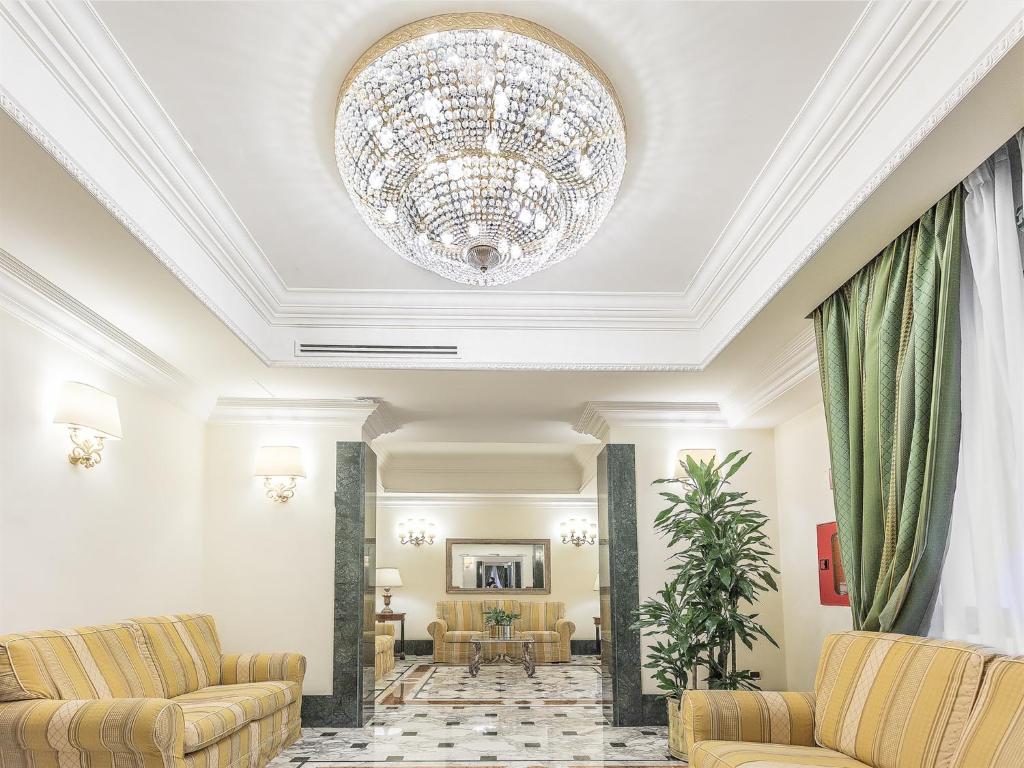Posezení v ubytování Raeli Hotel Regio
