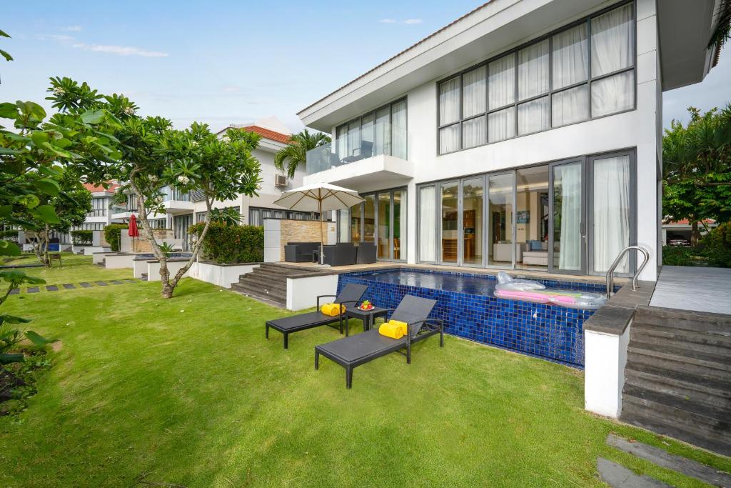 Biệt Thự 3 Phòng Ngủ Với Hồ Bơi Riêng