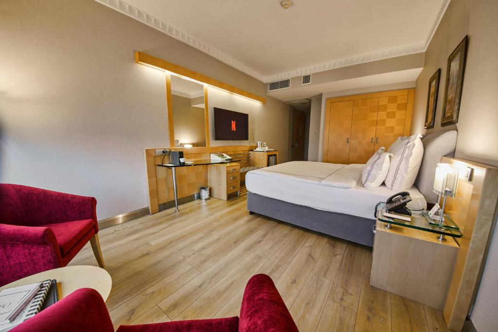 TV a/nebo společenská místnost v ubytování Metropolitan Hotels Ankara