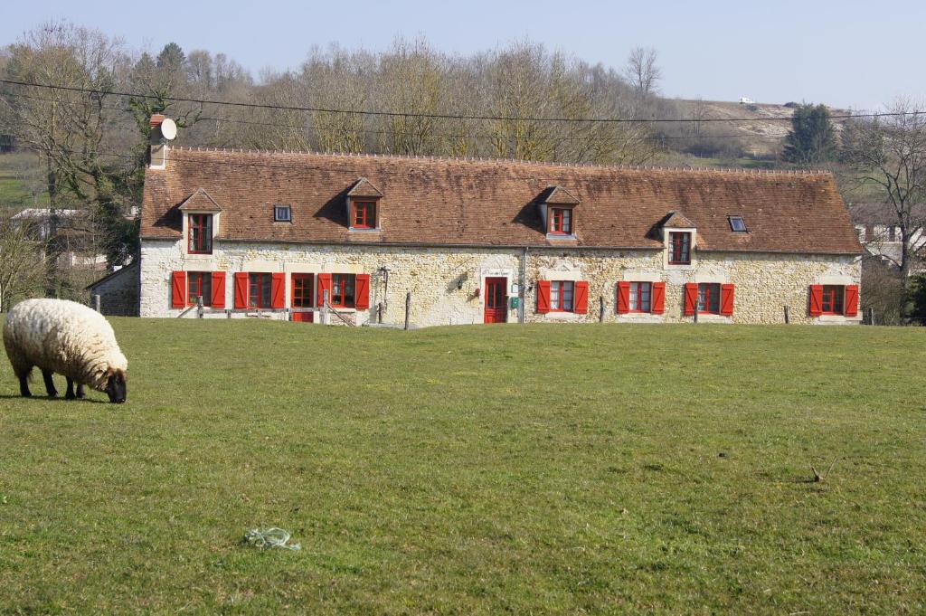 Afbeelding uit fotogalerij van Chambres d'Hôtes L'Orée des Vignes in Saint-Père